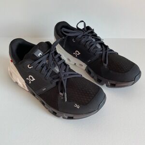 On Cloudflyer 4 Running Shoes Black White Wide 2E Mens Size 10